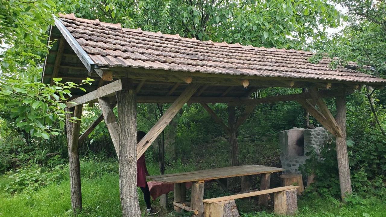 Casa Rustic Feher & Fekete Vendeghazak Sovata Eksteriør billede